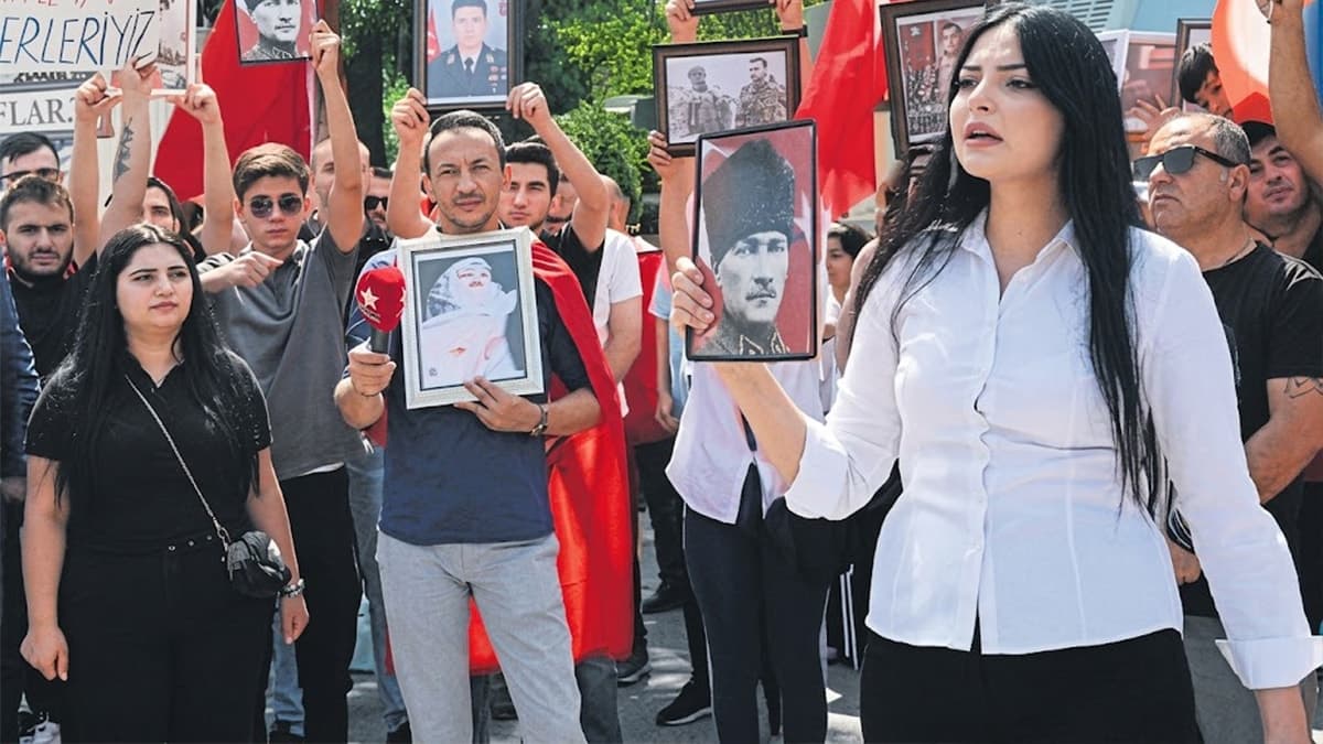 Teröristin fotoğrafını yırttı diye tutuklanıyordu