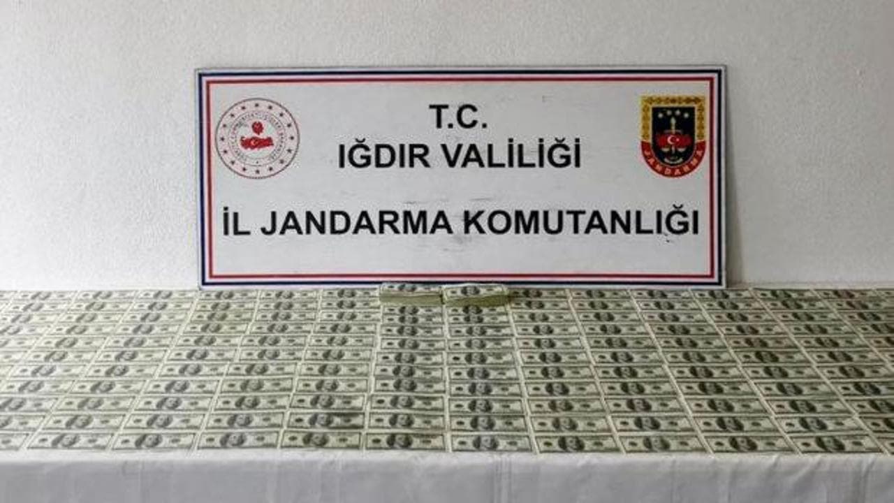 Iğdır'da sahte dolar operasyonu: 524 adet 100 dolarlık banknot ele geçirildi