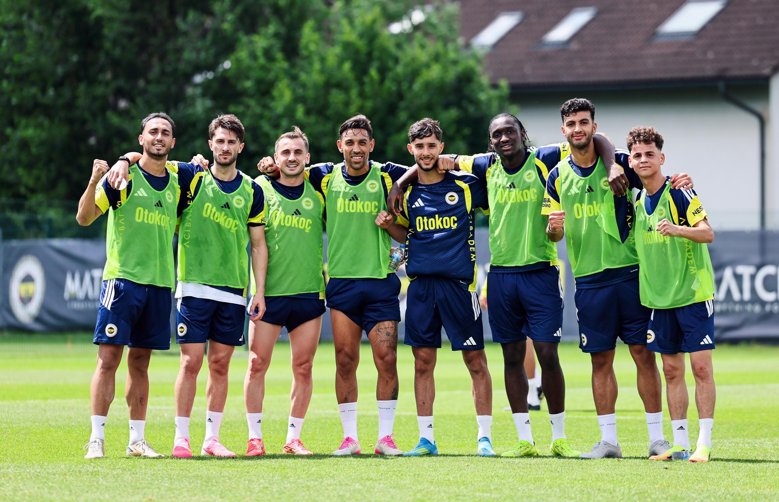 Fenerbahçe'de Sürpriz Ayrılık: Beklenen Transfer Resmen Gerçekleşti