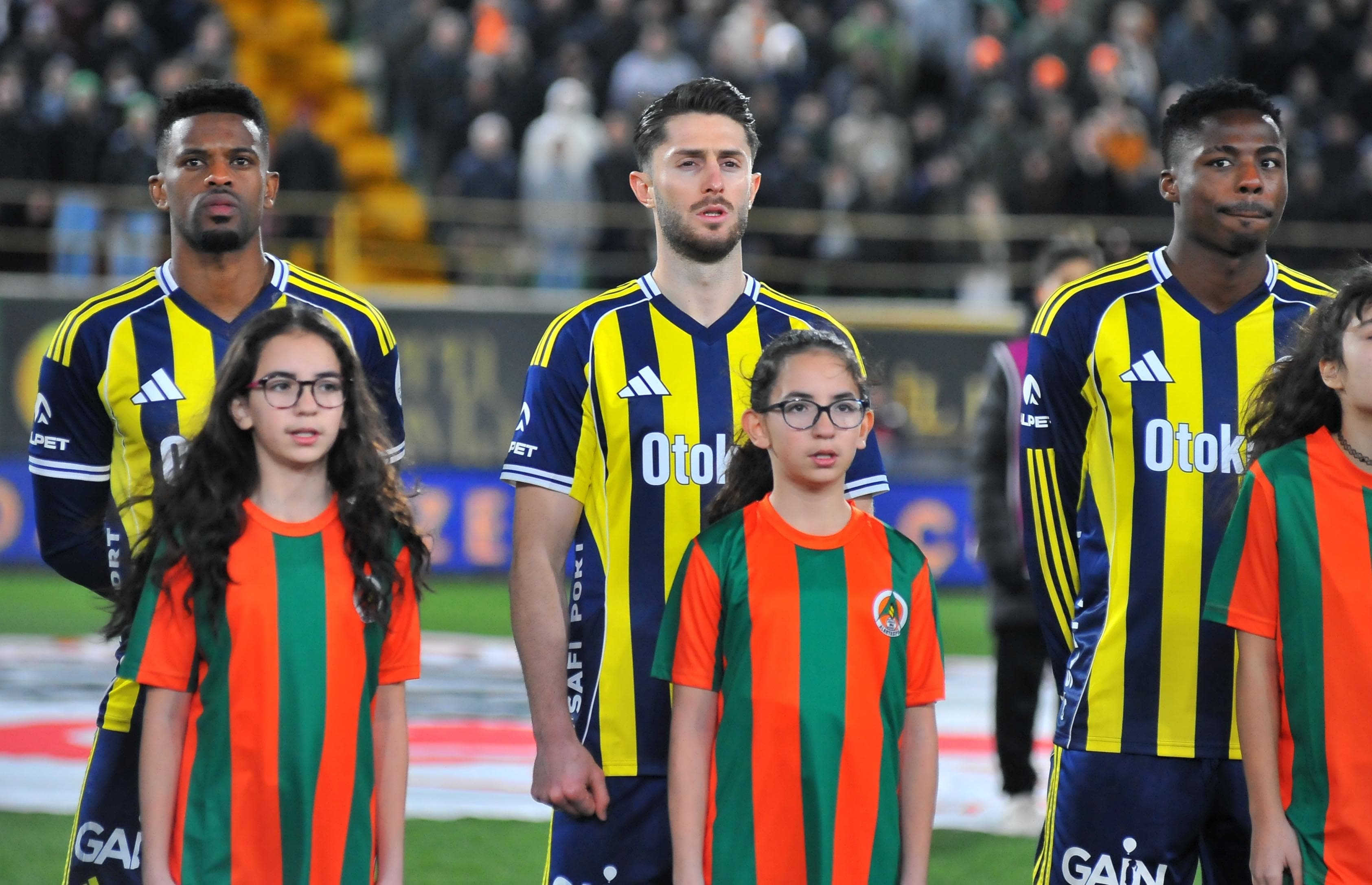Fenerbahçe'de kadroda bir ayrılık daha: Yeni dönem şekilleniyor