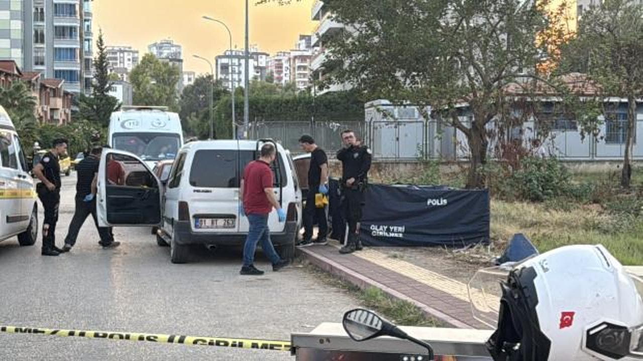 Adana'da alacak kavgasında kan aktı: Baba ve oğlu öldürüldü, anne ağır yaralı