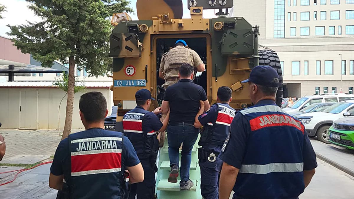 Eniştesini Mezarlıkta Öldürdü, Polise ‘Yaralı Var’ Dedi