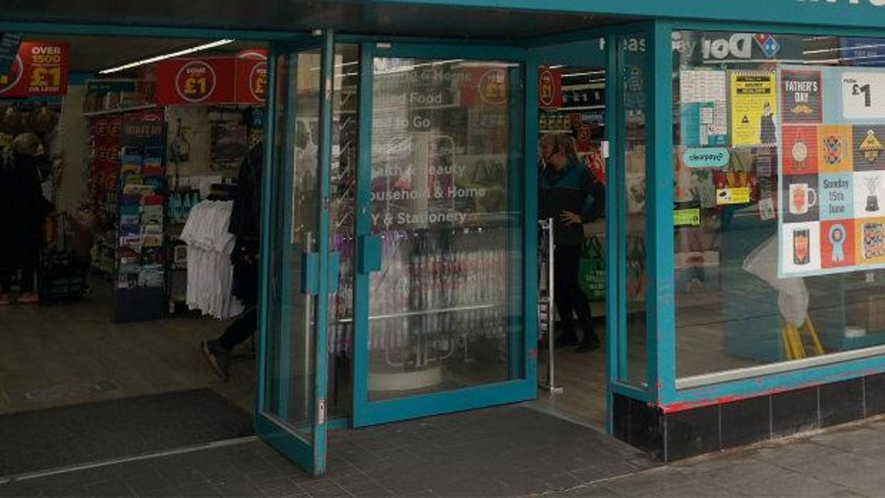 İngiltere'nin dev indirim market zinciri Poundland yeniden satışa çıkarılıyor