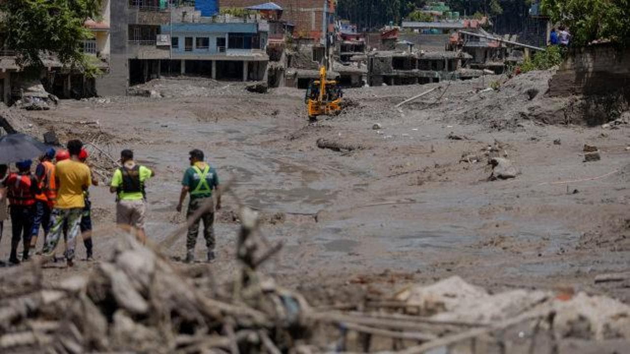 Nepal'de bilanço ağırlaşıyor: 1367 can kaybı!