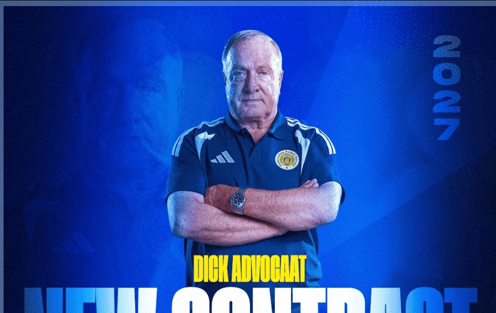 78 yaşındaki Advocaat, Curaçao ile sözleşme yeniledi
