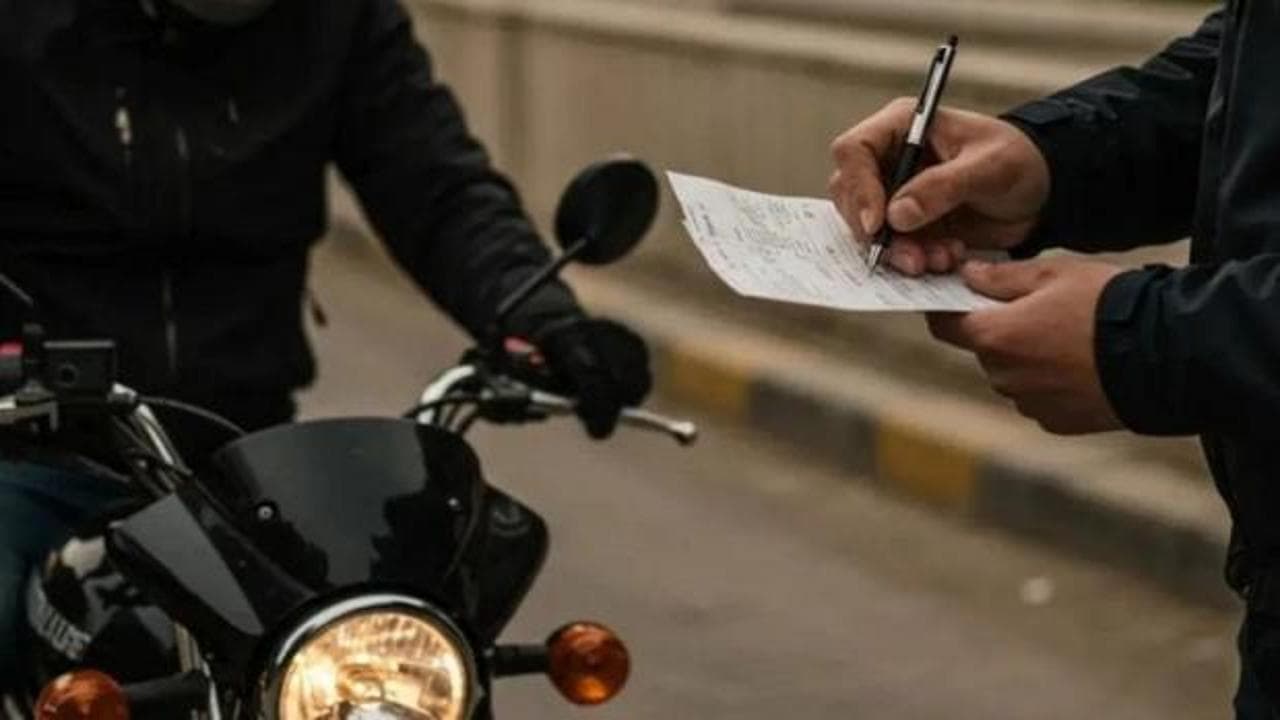 Küçükçekmece'de polisten kaçan motosikletlilere rekor ceza: 326 bin TL!