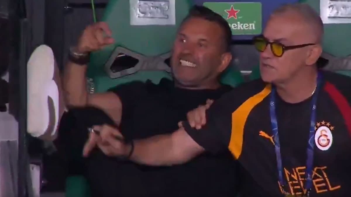 Sporting karşısında Okan Buruk'un sinirlerine hâkim olamadığı an kamerada