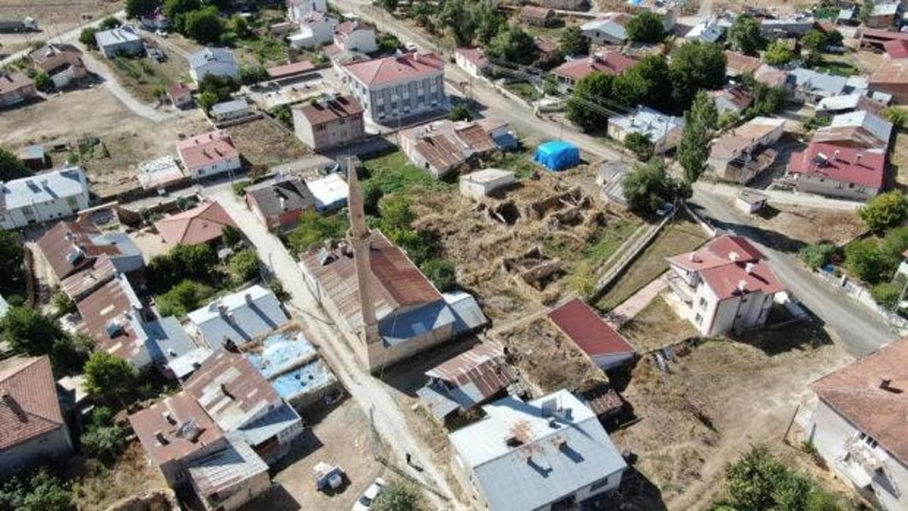 Sivas'ta 600 yıllık kilise, 42 yıldır cami olarak ibadete açık: Duvarlarındaki Meryem Ana tasvirleri söküldü
