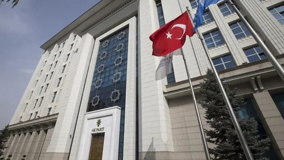 AK Parti’ye geçiş hazırlığındaki 4 belediye için MKYK sonrası rozet töreni