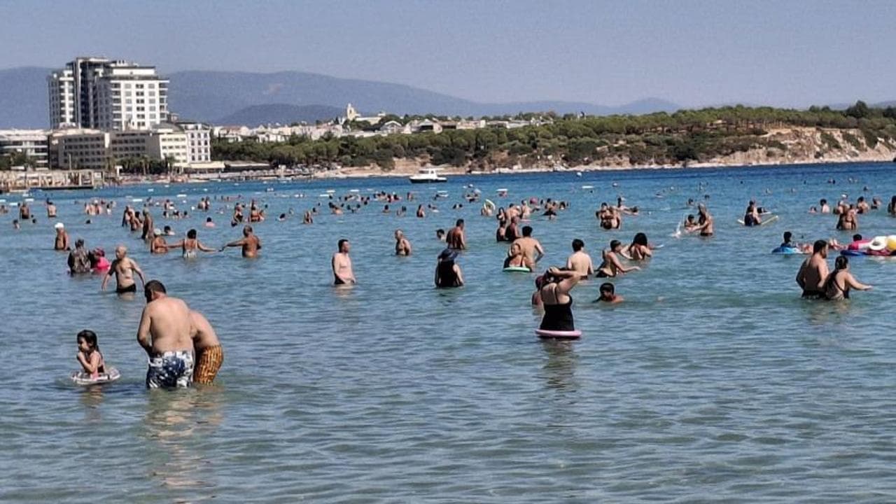Didim plajları yaz ortasını aratmıyor: Eylül'de de tatil yoğunluğu yaşanıyor
