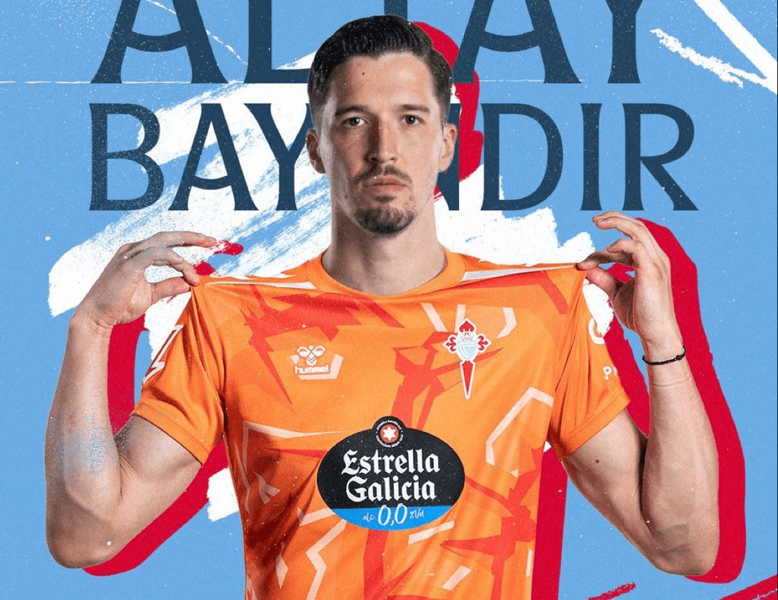 Altay Bayındır yeni kulübünde resmi sözleşmeyi imzaladı