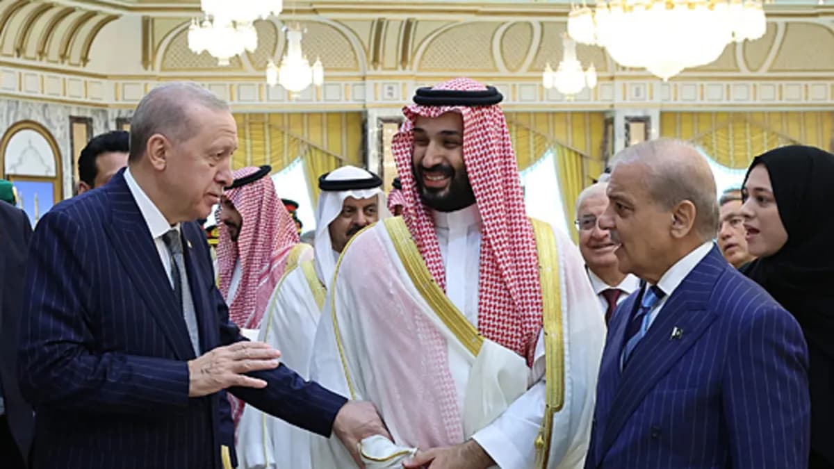 Suudi Savunma Bakanı'ndan 'Mekke Savunma Anlaşması' değerlendirmesi: 'Bölgesel barışa hizmet ediyor'