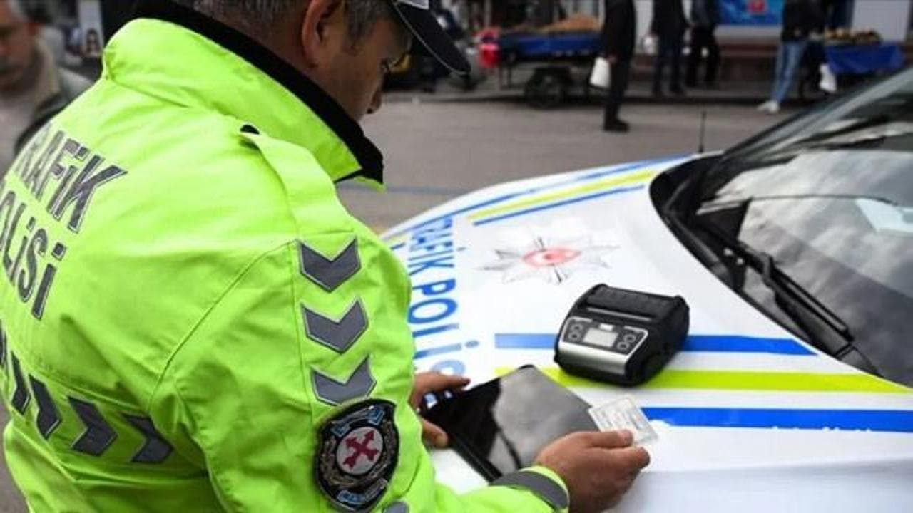 Şanlıurfa'da otoyolda ters yöne giren sürücüye ağır yaptırım
