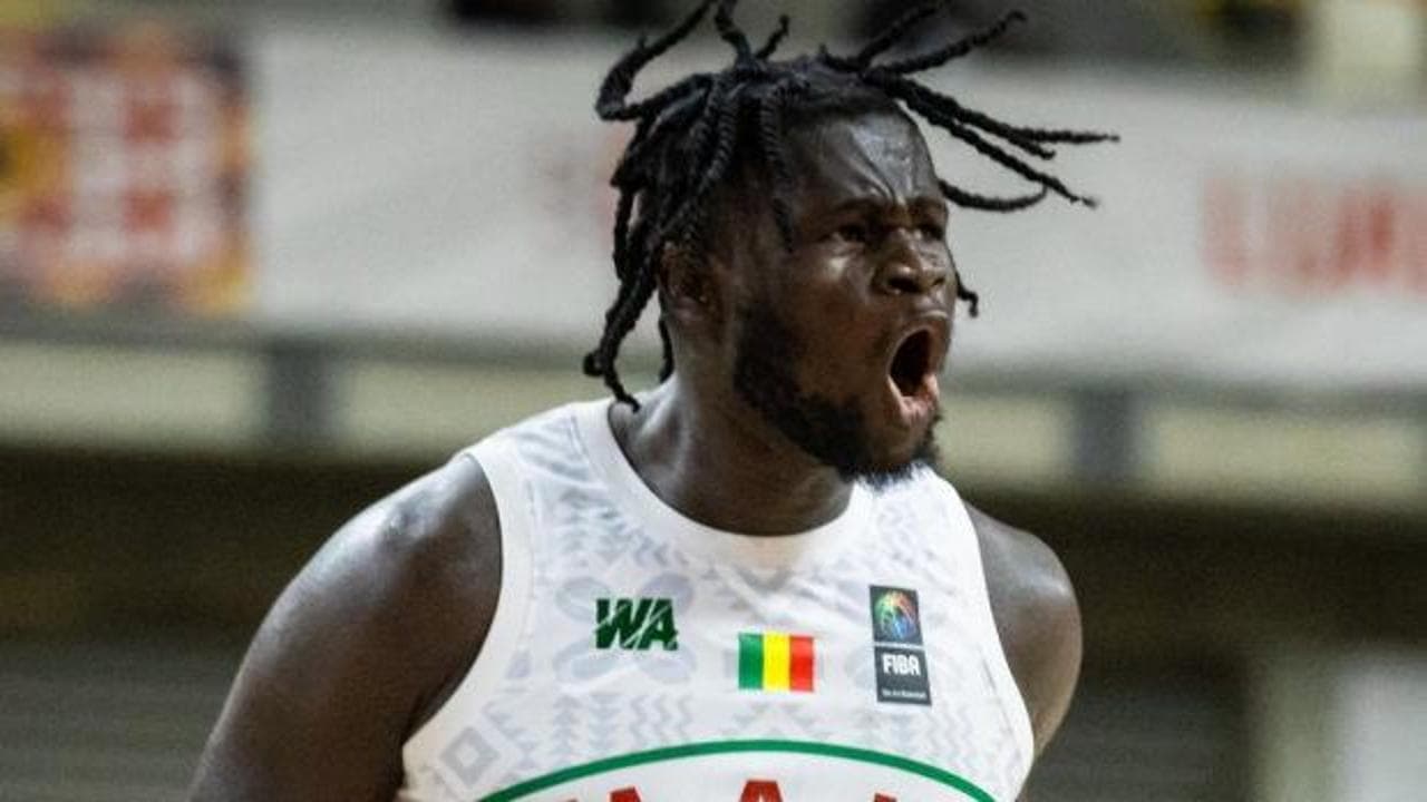 Galatasaray MCT Technic, Malili pivot Oumar Ballo'yu renklerine bağladı