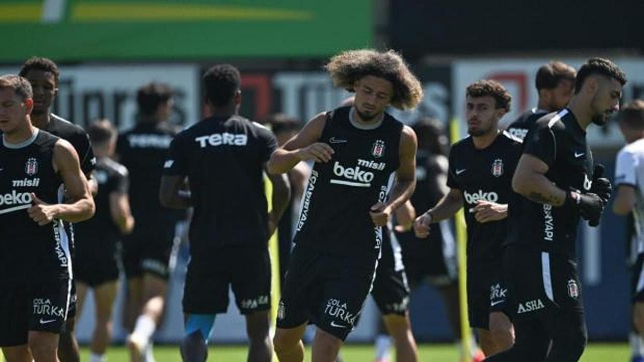 Beşiktaş'ın yıldız stoperine Avrupa'dan peş peşe talip!