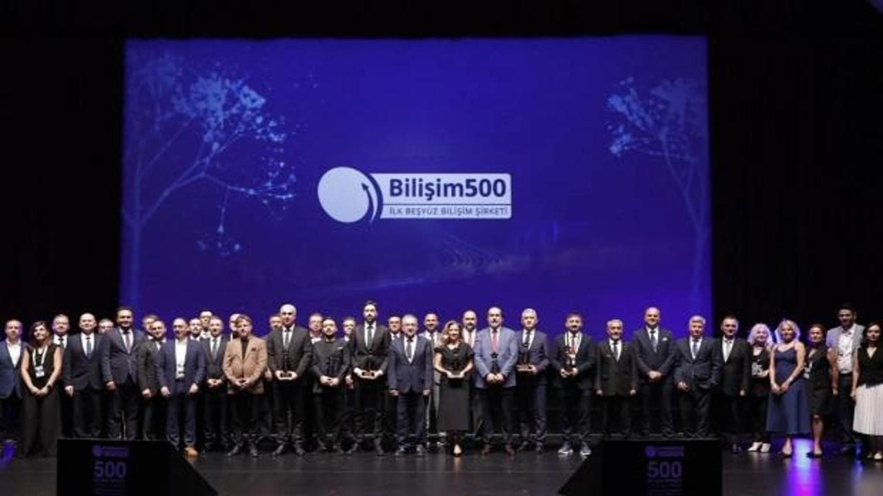 Türk Telekom bilişim 500’de zirvede