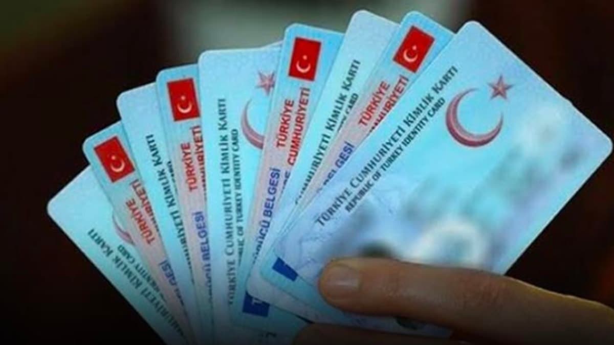 Büyük şebeke çökertildi: 32 kişi gözaltına alındı, 687 kişinin vatandaşlığı askıya alınıyor