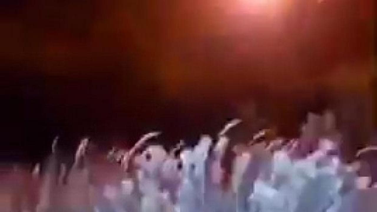 Rus askerlerinin üzerlerine gelen kamikaze İHA'yı tüfekle vurduğu anlar kamerada