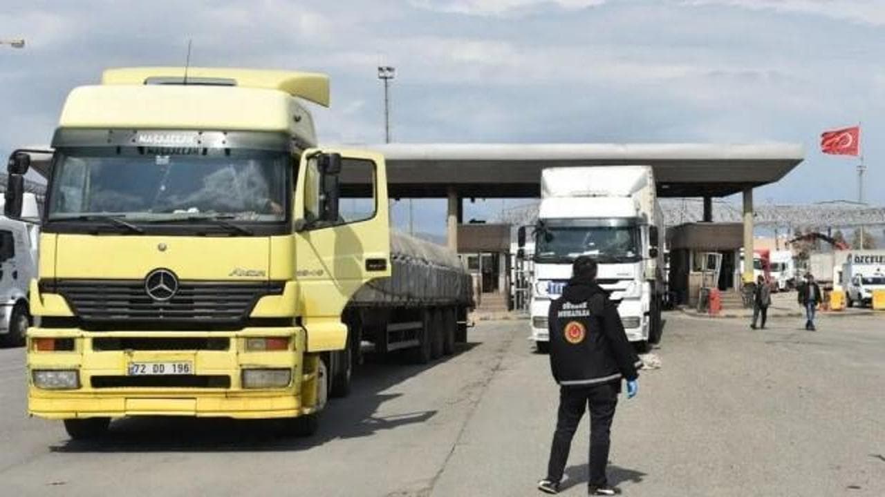 Habur Gümrük Kapısı'nda tarihi rekor: Bir günde 2 bin 454 tır çıkışı