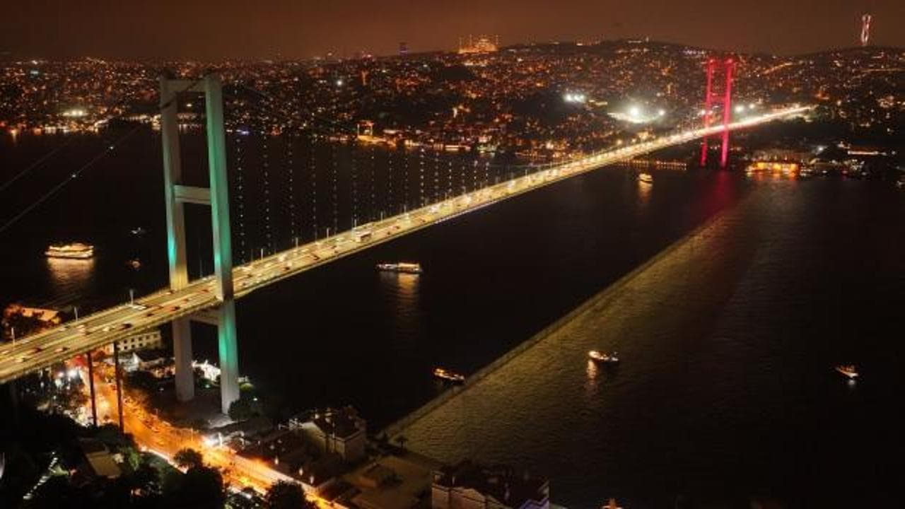 Mekke Ortak Savunma Anlaşması İçin İstanbul ve Ankara'nın Simge Yapıları Işıklandırıldı