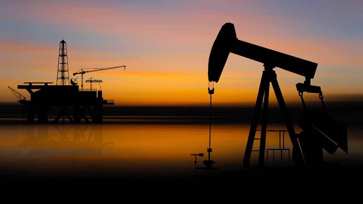 Hürmüz Boğazı'nda artan gerilim petrol fiyatlarını tırmandırdı