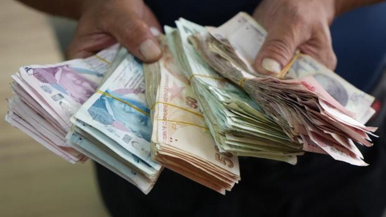 Kırıkkale'de dilenci kadının üzerinden 25 bin lira çıktı: Zabıtadan yol parası istedi
