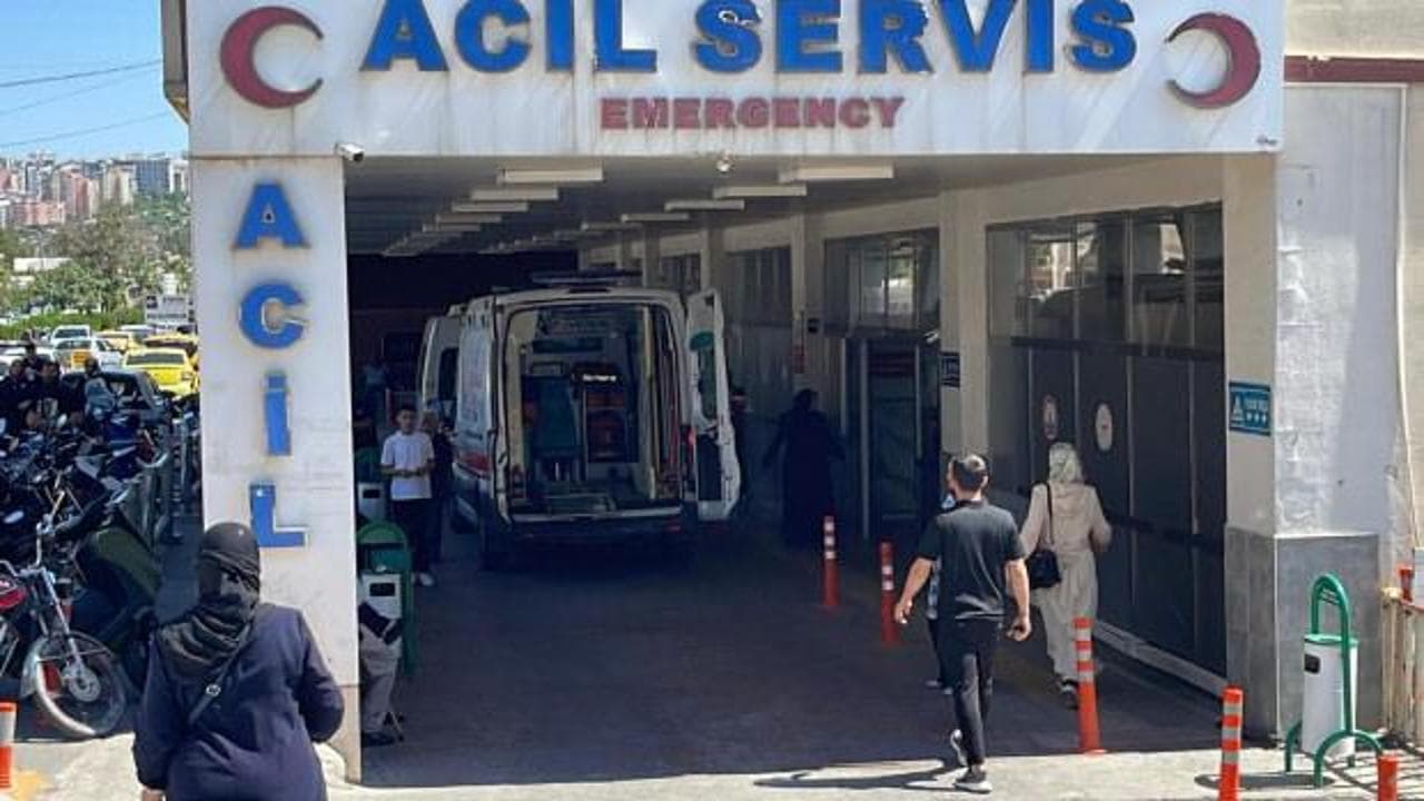 Şanlıurfa'da yanan otomobilde 4 çocuk annesinin cansız bedeni bulundu