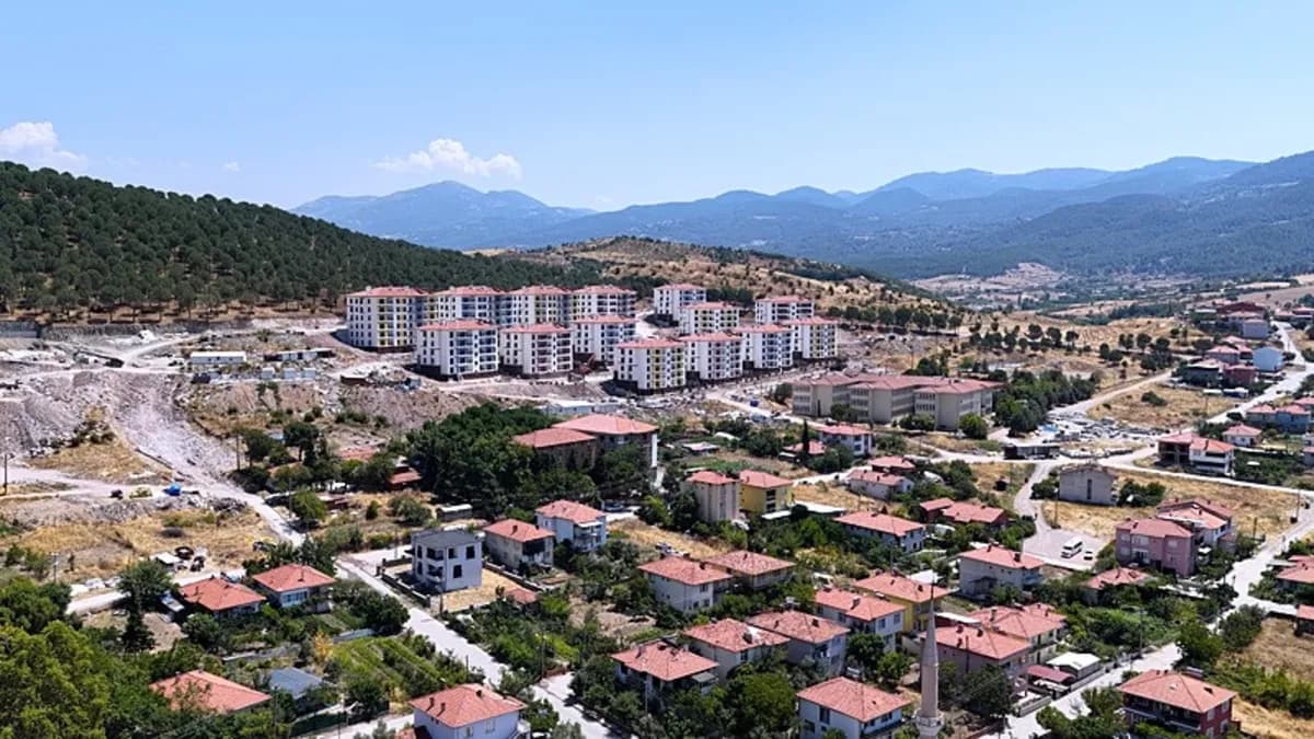 Sındırgı'da depremzedeler için dev konut projesi tamamlandı