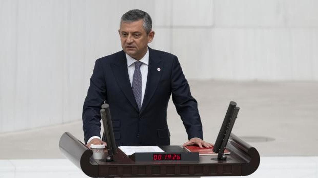 Özel'in DEM Parti hesabı: 'İşin buraya kadar gelmemesiydi'