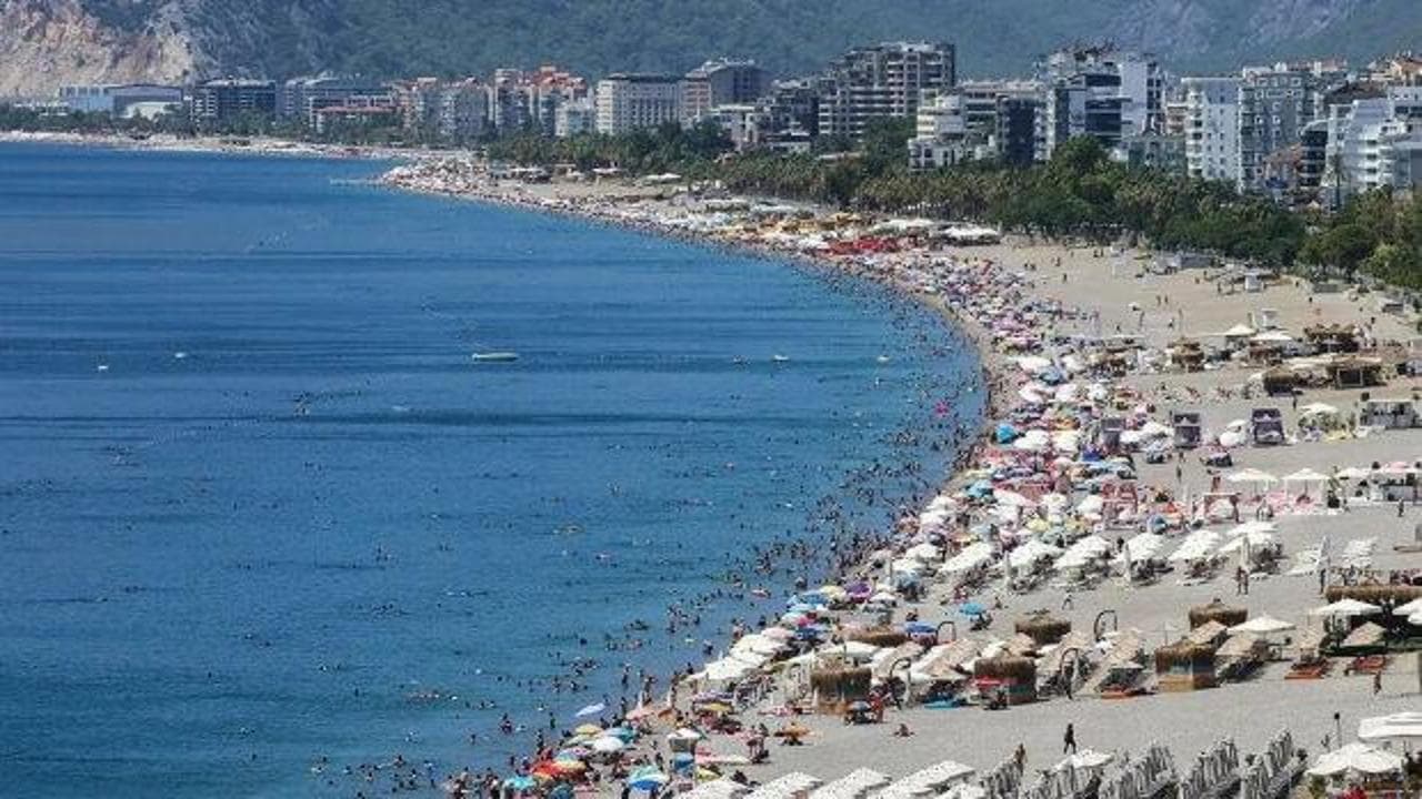 Antalya'da turizm sezonu 'altın dönemini' yaşıyor: Ağustos rekoru kırıldı