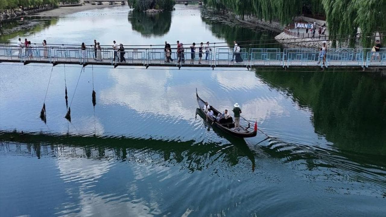 Kapadokya'da Gondol Keyfi: Kızılırmak'ta Venedik Rüzgârı Esti