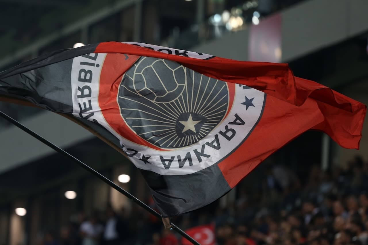 Fenerbahçe'nin bilet fiyatları taraftarı ayağa kaldırdı