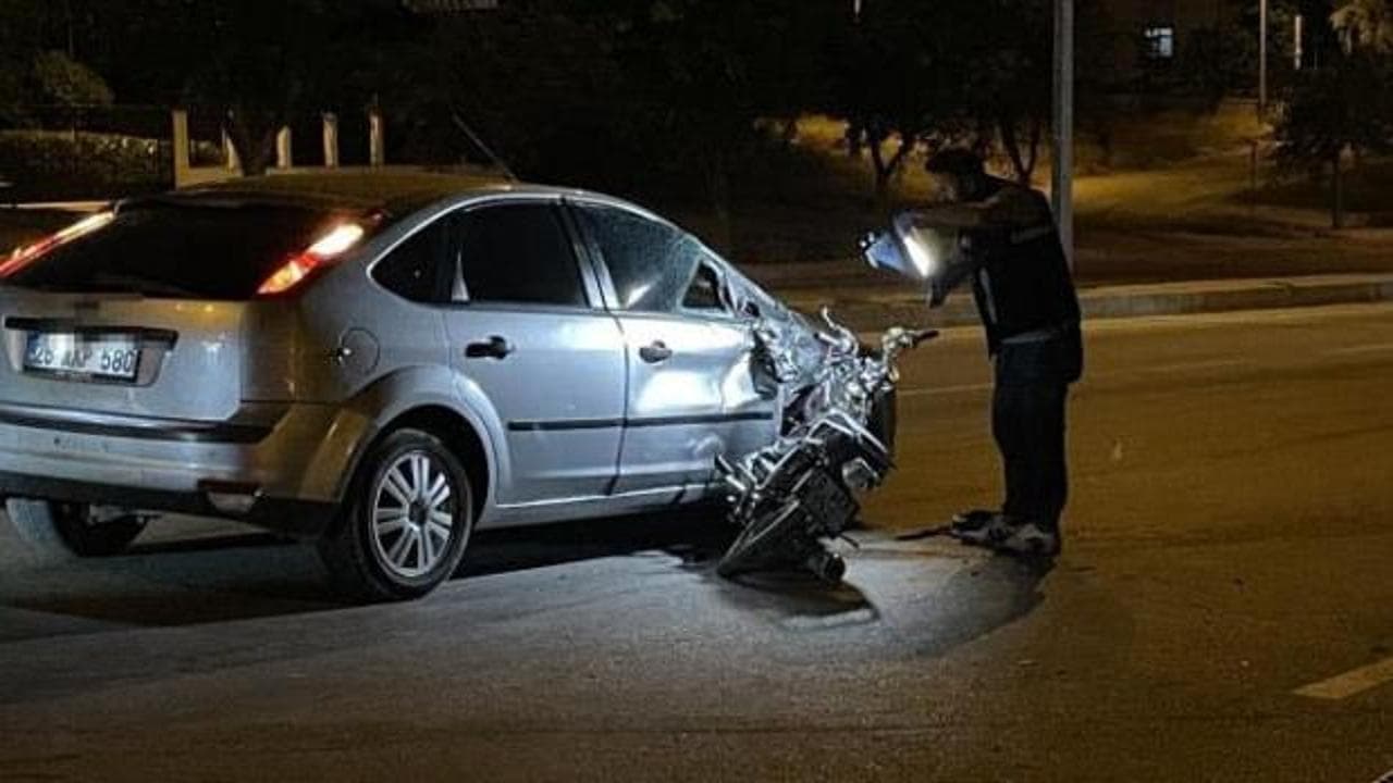 Karaman'da feci kaza: Motosiklet otomobile saplandı, 18 yaşındaki genç hayatını kaybetti