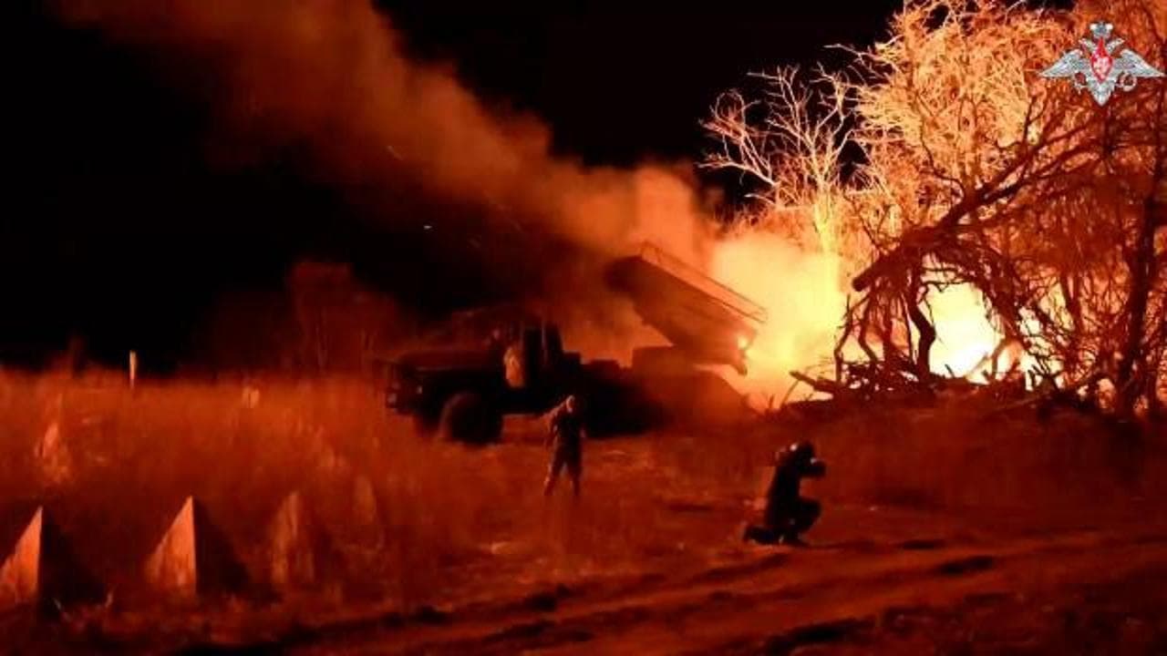 Ukrayna-Rusya savaşında feci görüntüler! Tonlarca bomba yağdı. 1320 asker kaybı!
