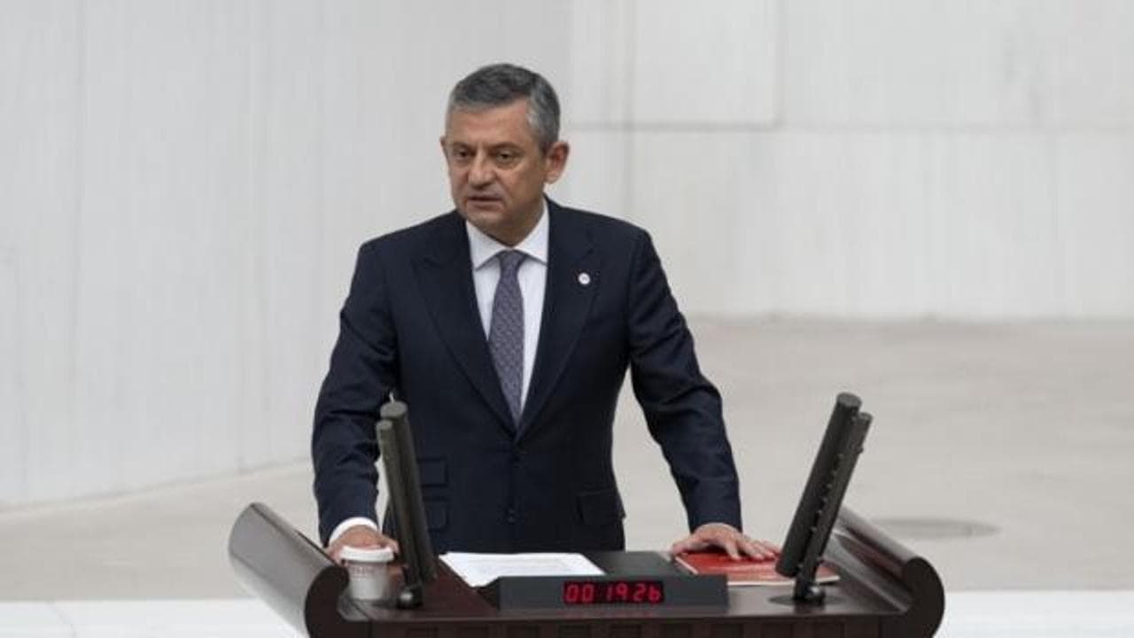 Yeni Parti’de büyük bölünme: Özgür Özel kendi kurduğu partide azınlığa düştü