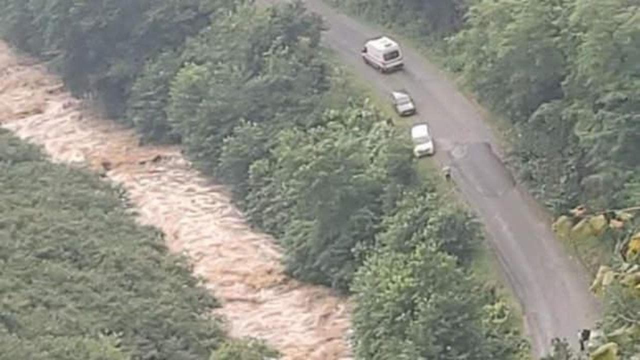 Giresun'da sel felaketi: Anne ve 2 kızı derenin sularına kapıldı