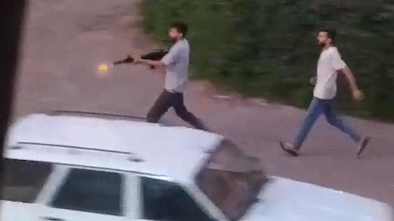 Şanlıurfa'da silahlı dehşet: Sokaklar adeta savaş alanına döndü