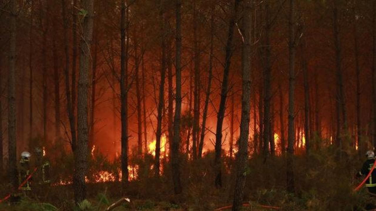 Fransa yangın felaketiyle karşı karşıya: 50 vilayette turuncu alarm