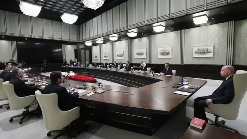 Kabine'de sürpriz değişiklik sinyali: 3 isim koltuğunu kaybetmenin eşiğinde