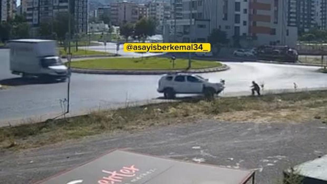 Kayseri'de feci kaza: Sürücünün direksiyon hakimiyetini kaybetmesiyle yaşlı adam ağır yaralandı