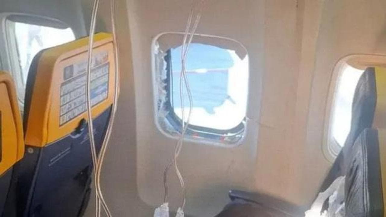 Ryanair uçağında dehşet: Motor parçası koptu, yolcunun başı camdan dışarı çıktı!