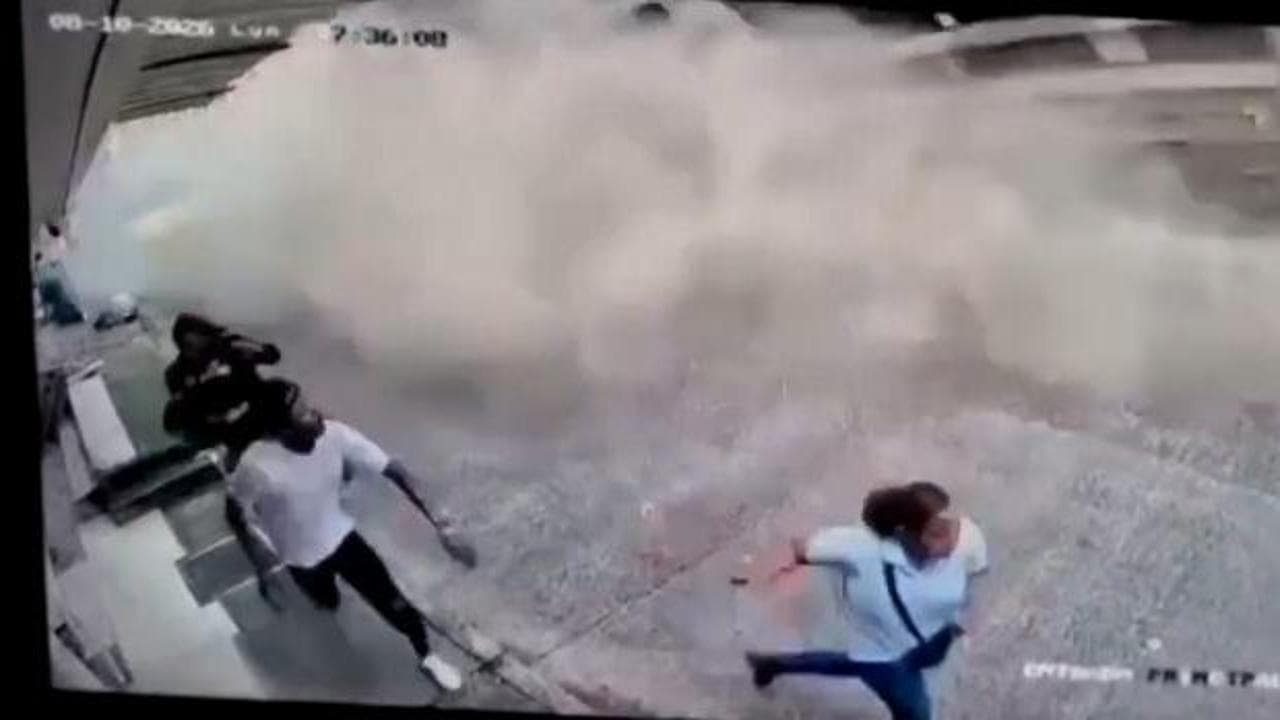 Kolombiya'da 7,4 büyüklüğündeki deprem anı kamerada: Bina saniyeler içinde çöktü