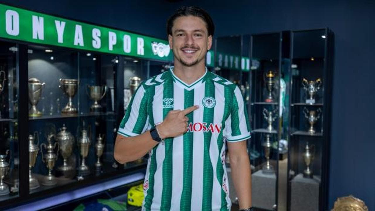 Hull City'nin Türk golcüsü Enis Destan, Konyaspor'a transfer oldu