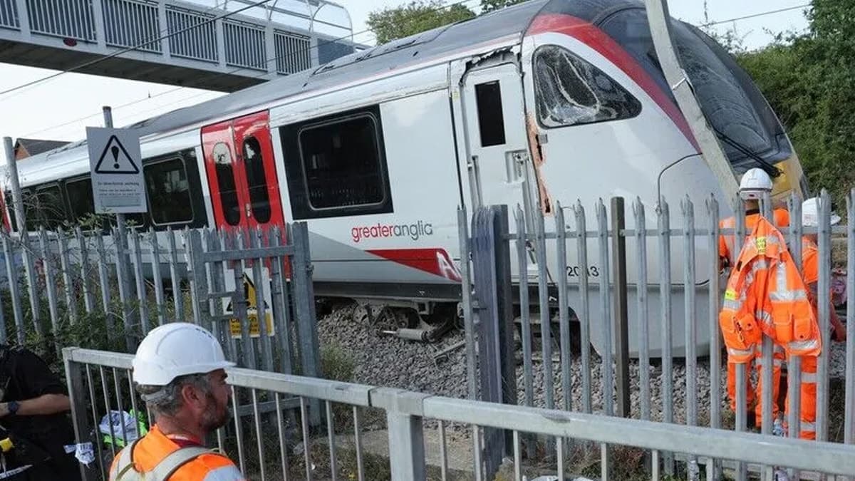 İngiltere'de art arda yaşanan tren kazaları tedirginlik yarattı