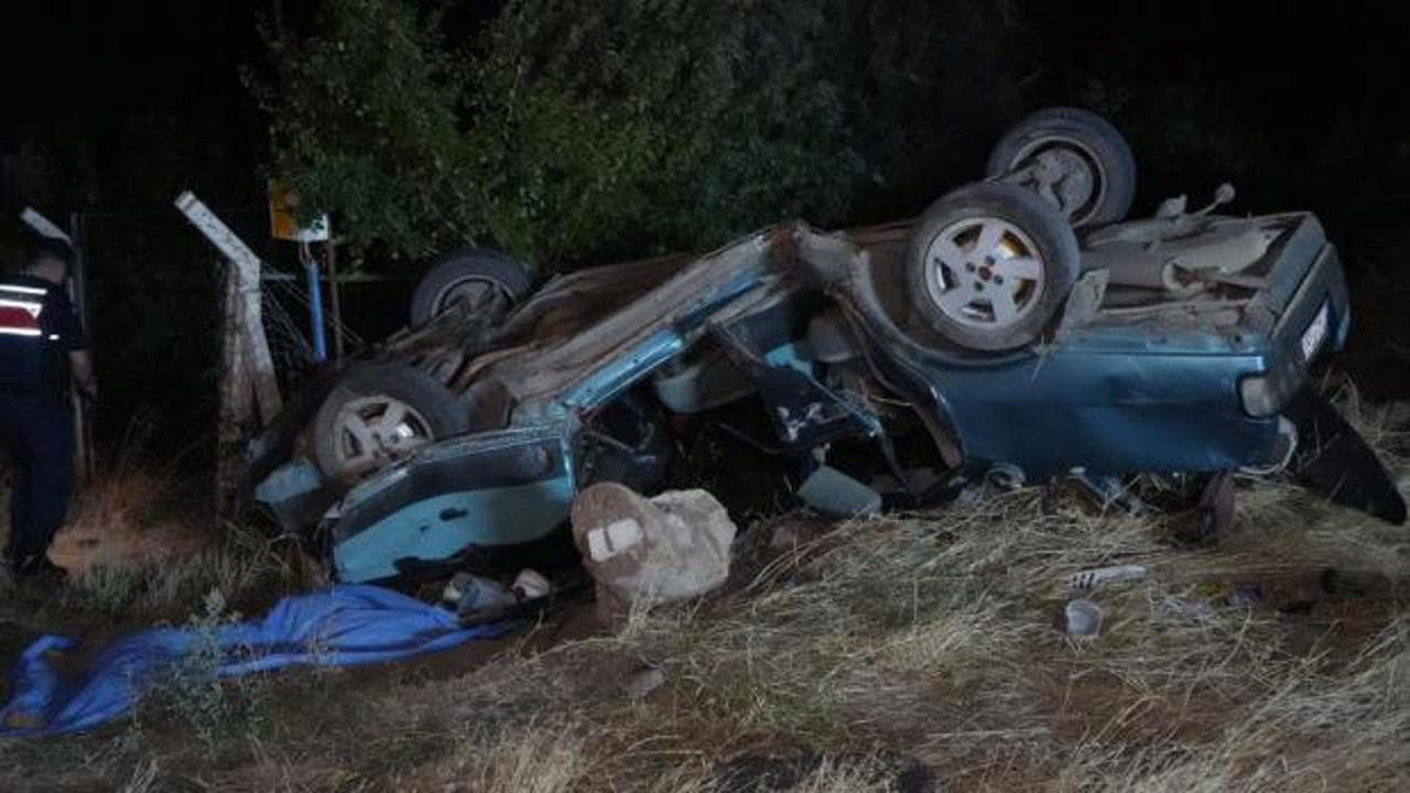 Takla atan otomobilde 17 yaşındaki genç kız hayatını kaybetti: 2 kişi ağır yaralı