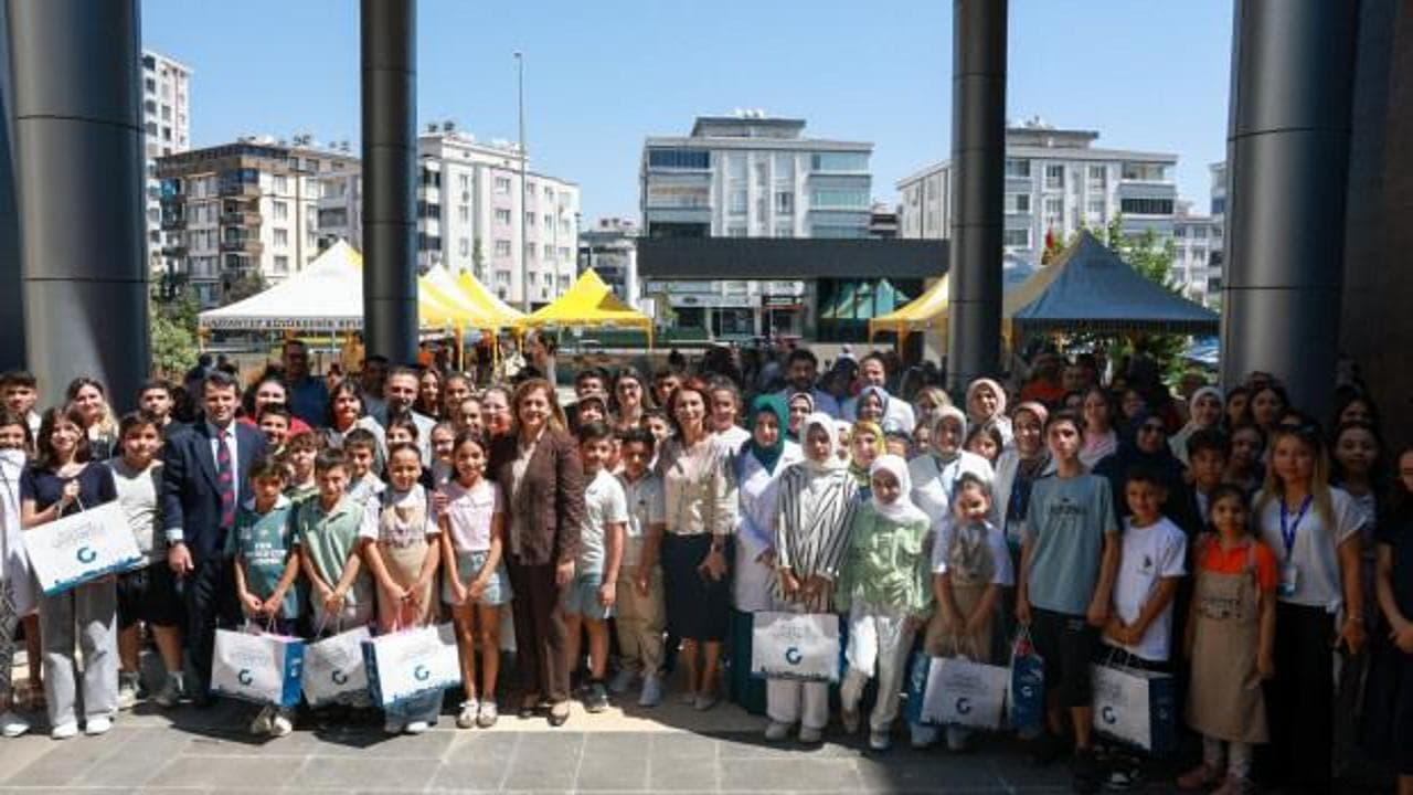 Gaziantep'te GASMEK Yaz Okulu Finali renkli görüntülere sahne oldu