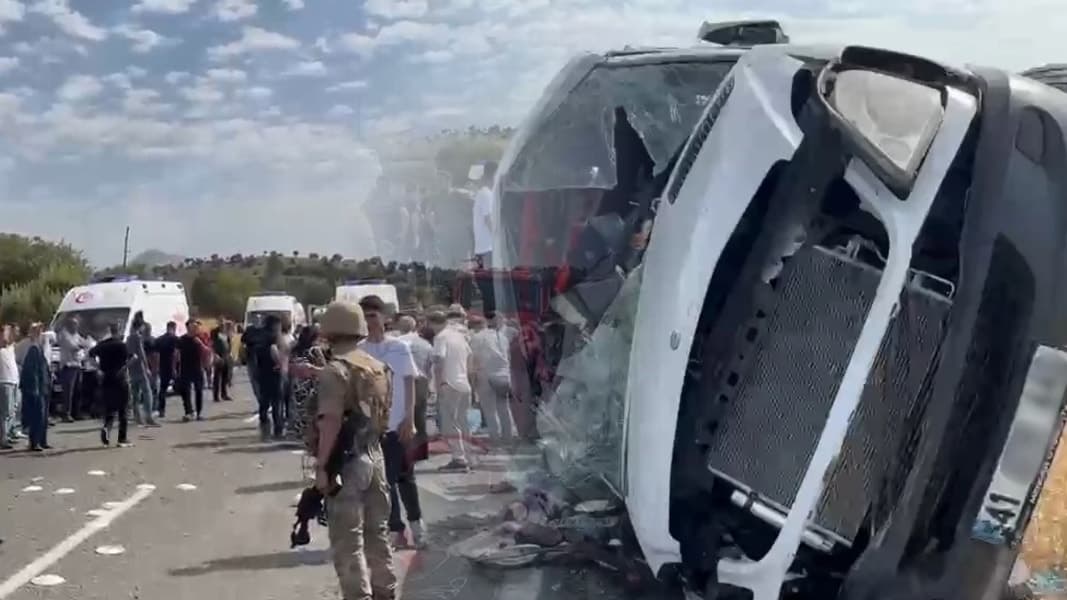 Nişan yolunda meydana gelen feci kazada ölü sayısı 7'ye yükseldi