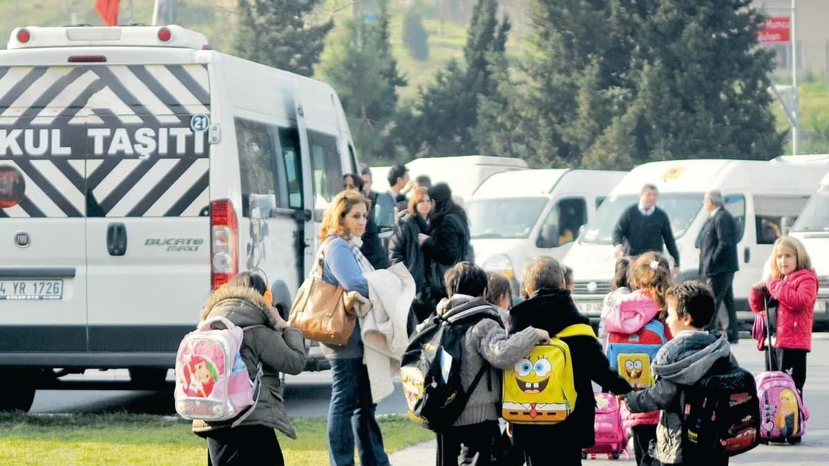 Özel okul servis ücretleri cep yakıyor: Veliler isyan bayrağını çekti
