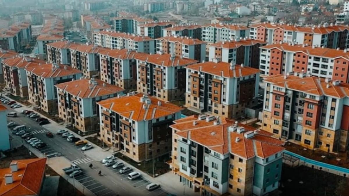 AKP, her bölgeye parti temsilcisi görevlendirecek