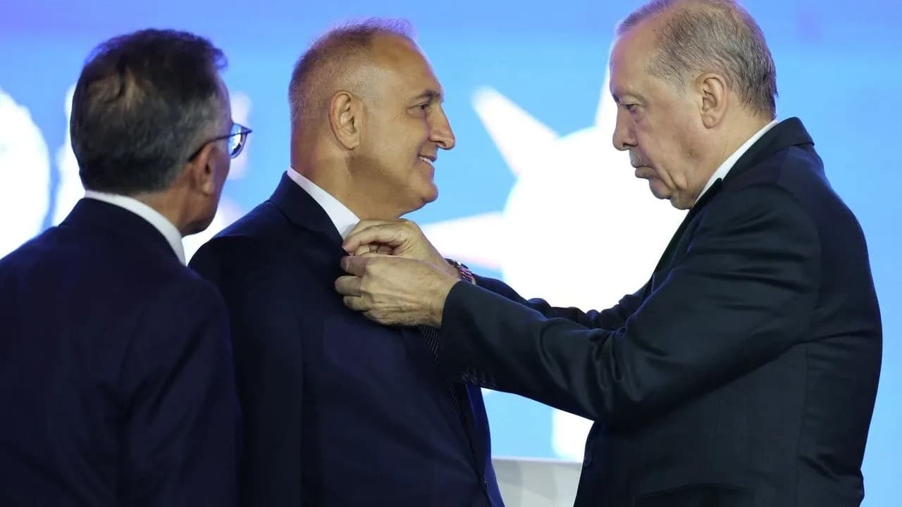 Ömer Karakaş'tan partiler arası transfer açıklaması: 'Çizgimi değil, partimi değiştirdim'